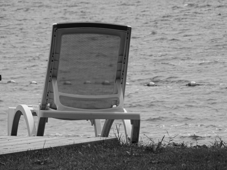deck chair bw